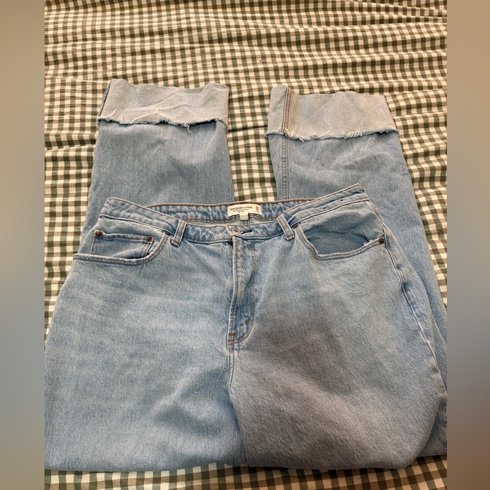 Abercrombie & Fitch 90’s relaxed high rise